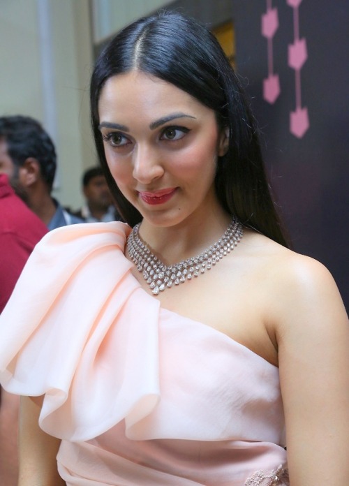  Kiara Adwani Looks Gorgeous At The Launch of Statement Jewelry Exhibition At Taj Krishna Hotel, Hyd