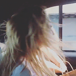  @AnnaBanks: Having a blast driving to the beach house for a weekend getaway with