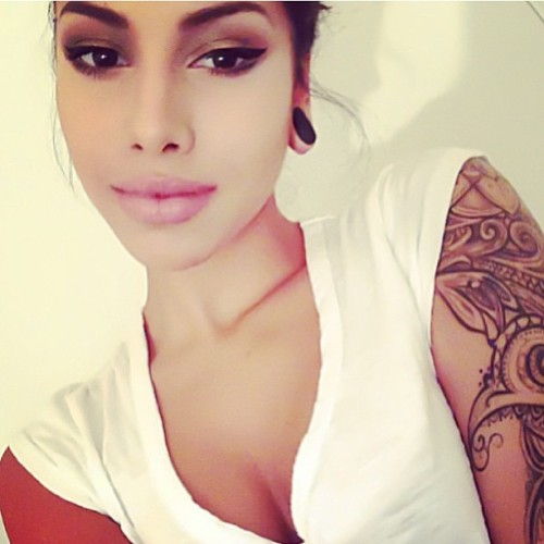 alluring-beauties:  Alluring-Beauties, ig: sachybre