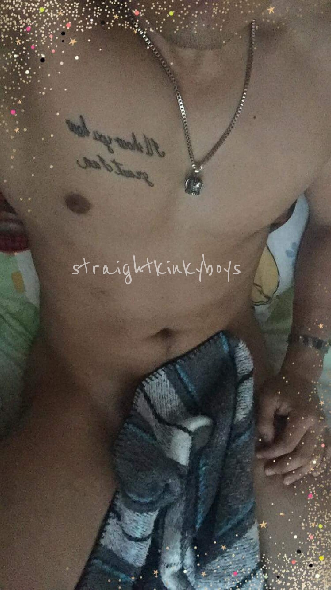 straightkinkyboys:  Ricardo / 23 años / Estado de MéxicoHoy les presento la primera