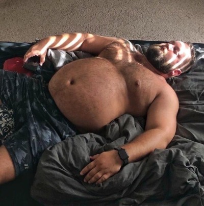 fillthattank:justmanlust4:Dude never sleeps as well as when his gut is stuffed to bursting