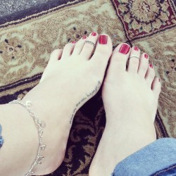 lunar-fascination:  Toe decorating day #toerings #anklet #moonandstars #hearts #sparkles 