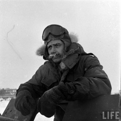 Testing military equipment and tactics in cold weather(George Skadding. 1947)