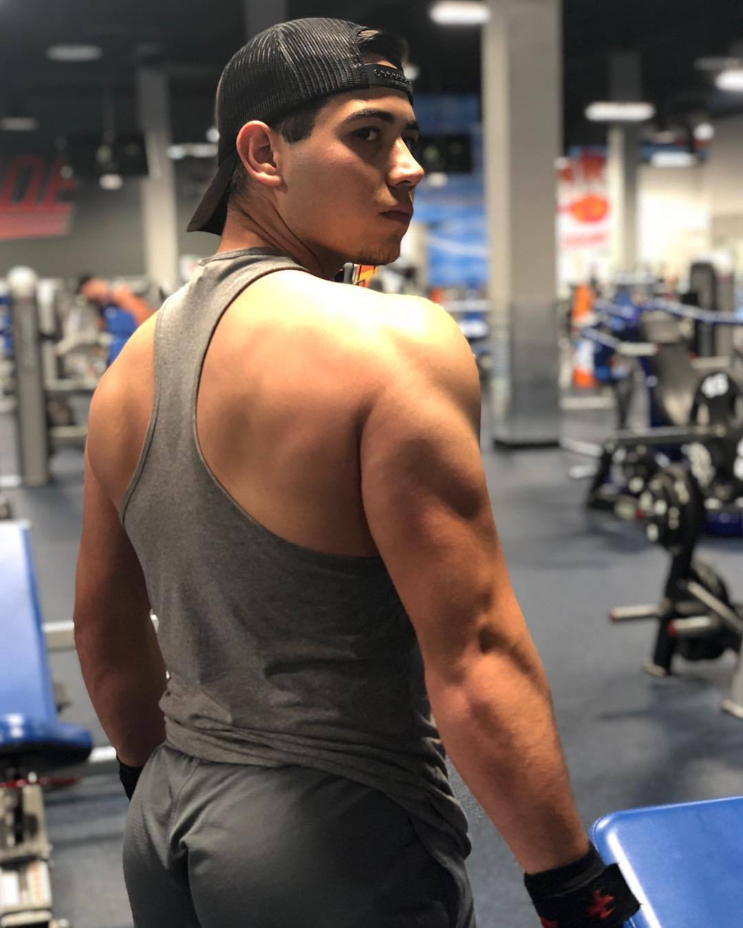 just-gorge-ous: @christian_flores24: Embrace the fluffiness 🐻