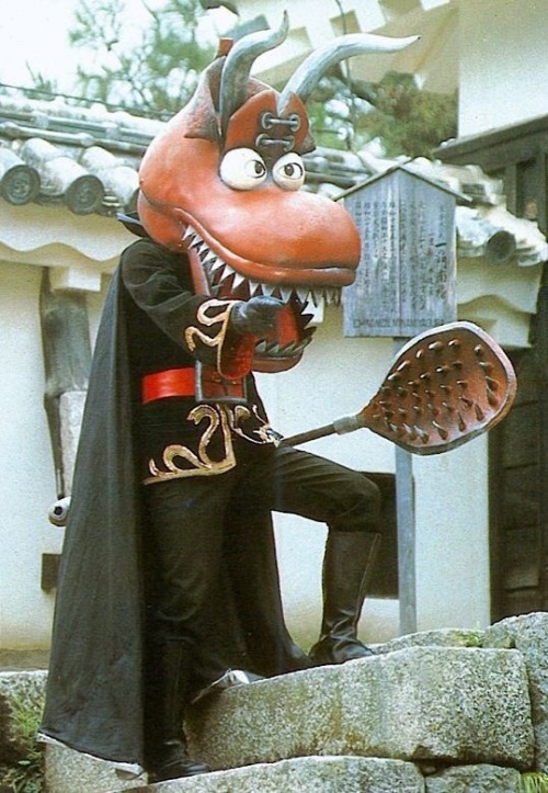 ‪The wonderful world of Tokusatsu villains, part 5. Say Cheese, Shoe Fetish, The Amazing Spider-Crab