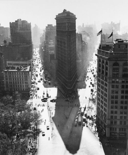 vintageeveryday:Flat Iron Building, Madison Square, New York, May 18, 1938. 