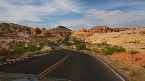 The kind of thing i always want to be seeing out of the windshield of my car…Valley of Fire, 