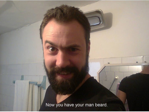ryanvoid: interstellardiamond: couchnap: girldwarf: heyfunniest: How to grow a man beard. he h