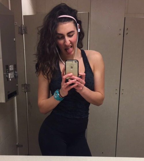 will-squatfor-peanutbutter:not feeling very well but workout is done and home i go :)