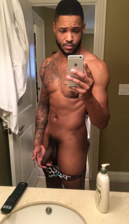 luvphattazz:  I wanna fuck something….