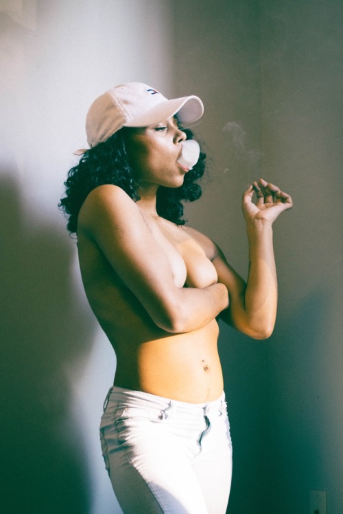 jaypexvisuals:  IG: jaypexvisuals for my pics  Model: @cakesgawnkrazy 🌹