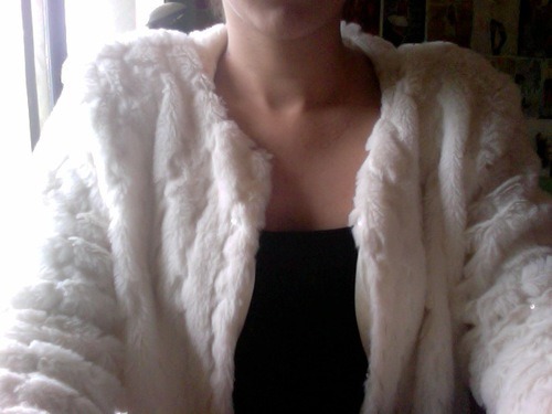 paletopia: ivoury: Sitting around in my furry jacket on a cold day. ♡follow for more pale♡