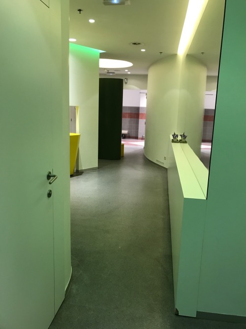 One of 2 new restrooms at the Wijnegem mall in Belgium. Free entrance, urinals placed so you do your