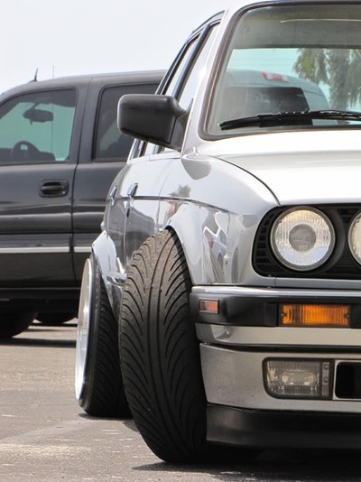 lateststancenews:   E30 peekin'         
