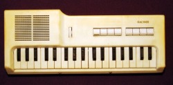 npylog:Faemi Soviet Union Analogue toy synthesizer