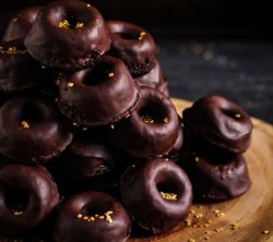 sweetoothgirl:  Mini Baked Chocolate Doughnuts