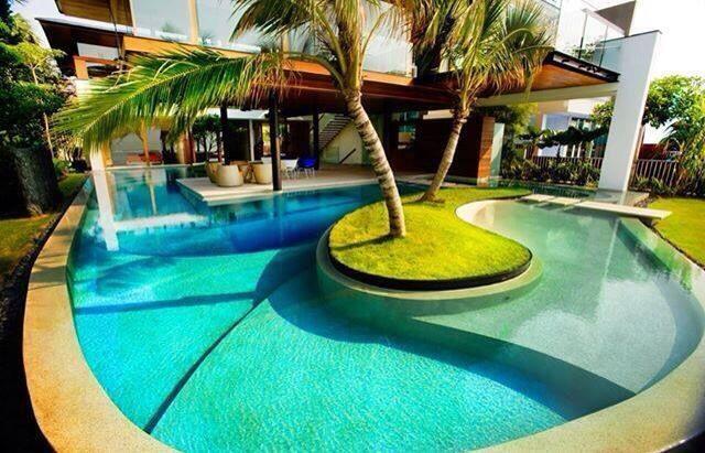 pictures-of-luxury:  Picture Galleries l Twitter l Facebook