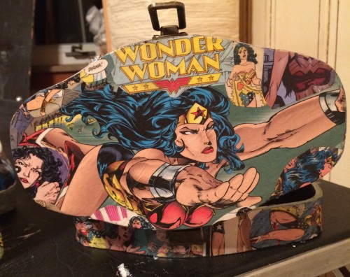 WONDER WOMAN TIN  LUNCHBOX PURSEON SALE NOWNeed a wondrous geeky accessory to go with your most wond