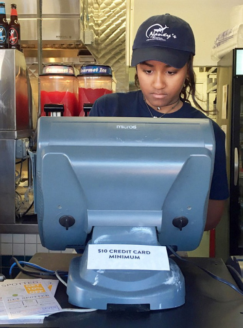 arianaediits:  onlyblackgirl:  fvlani:  accras:  Just a regular teen…Sasha Obama’s summer job at seafood restaurant Nancy’s in Martha’s Vineyard.     When has a child of the first family ever???????  Michelle was like “So you think you just