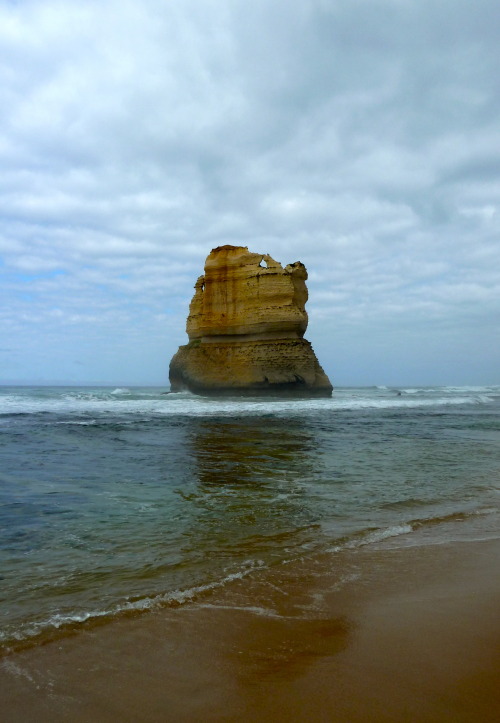 breathtakingdestinations:Twelve Apostles - Australia (by Fraser Mummery) 