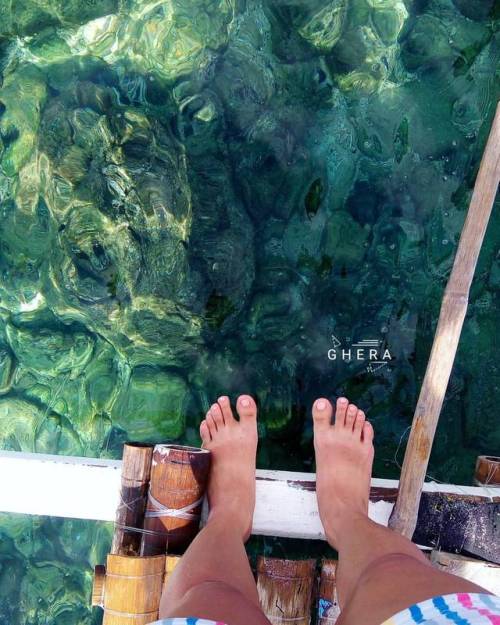 #mytwosquarefeet . . . . . . . #travel #philippines #travelph #sealife #boatlife #sea #clearwaterbea