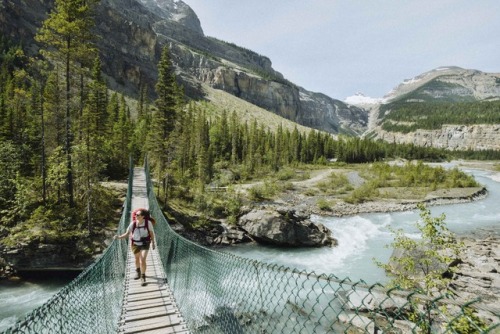 fieldandforest:HIKING TO BERG LAKEThere are few places more densely packed with bucket list-worthy l