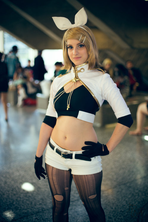 hotcosplaychicks:  Otakuthon 2014 by JPLM-Photographie Check out http://hotcosplaychicks.tumblr.com for more awesome cosplay 