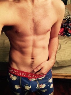waistbandboy:  My friend Jeremy showing off his Pro Combat waistband and his cute Christmas themed American Eagle boxerbriefs, and hot body. I’m trying to help him get to 3,000 followers (so show him some love and check out his blog, and follow him