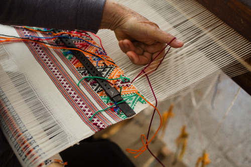 Since an extension for my new book has been given, a traditional three-day weaving workshop will be 