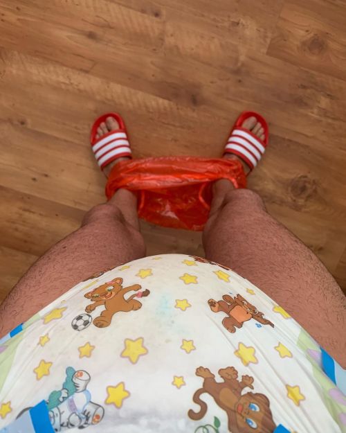Abdl routine: wet mornings ☺️ #abdl #diaperlover #diapergay #diaperboy #crinklz #wetdiaper #thickdia