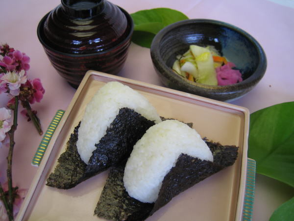 ichigoocakeu: おにぎりセット 