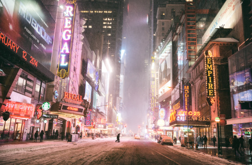 nythroughthelens:  New York City - Snow at Night - Hercules View these photos (and more) of the first snow of 2014 in NYC also known as Hercules (click on each photo in the set to enlarge): New York City Hercules: First Snowstorm of 2014 