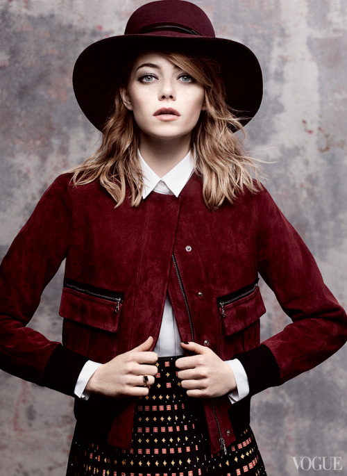 Emma Stone looking chic on Vogue. ♥ Follow My Blog For All Things Fashion ♥ http://imandreamsfashion