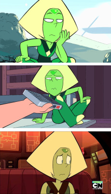 uncomfy-steven-universe:Peridot if she didn’t have a visor! o.o