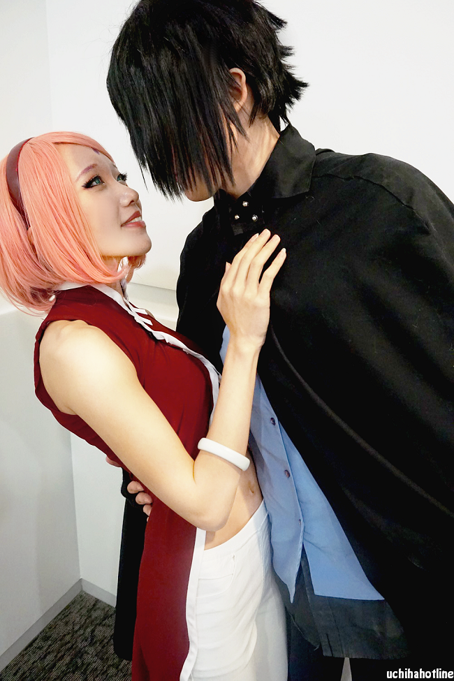 uchihahotline:  “Oh Sasuke-kun, how I’ve missed you…”“…Sakura, come here…” 