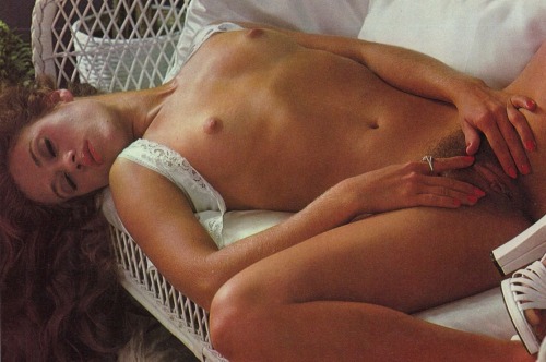 eroticaretro:Mayfair model Linda Quinn, appearing as centerfold girl “Jeri” for Genesis’ June 1977 issue.