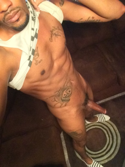 dvonb4:  thesweetdickwilliethings:  Just hangin out  😛😛