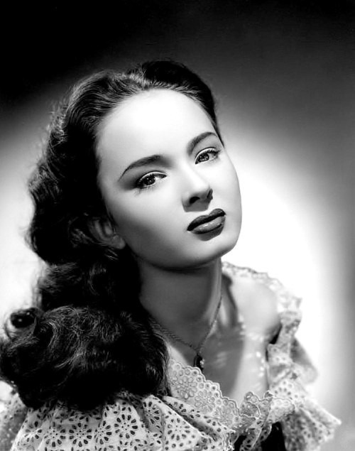 sparklejamesysparkle:Ann Blyth by Bert Six, 1945.