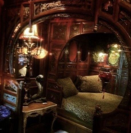 Rooms That Reminds Me Of Alice In Wonderland And Howls Moving Castle>>