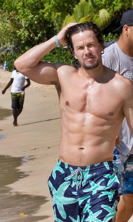 male-and-others-drugs:  Mark Wahlberg shirtless