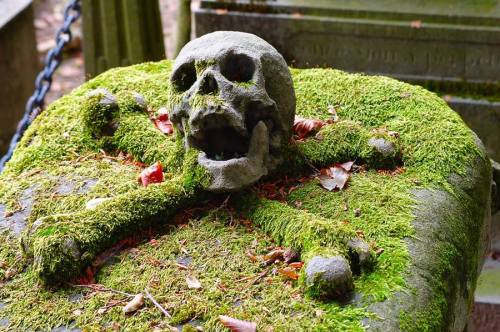 ☥☠ Tenebrum ︻╦╤─ ☠☥:Old Headstone in Bruges Cemetery, Belgium.