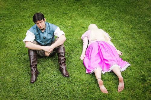 My new favorite cosplay photo of all time. #tangled #rapunzel #flynn #disney #cosplay : @zeze.photog