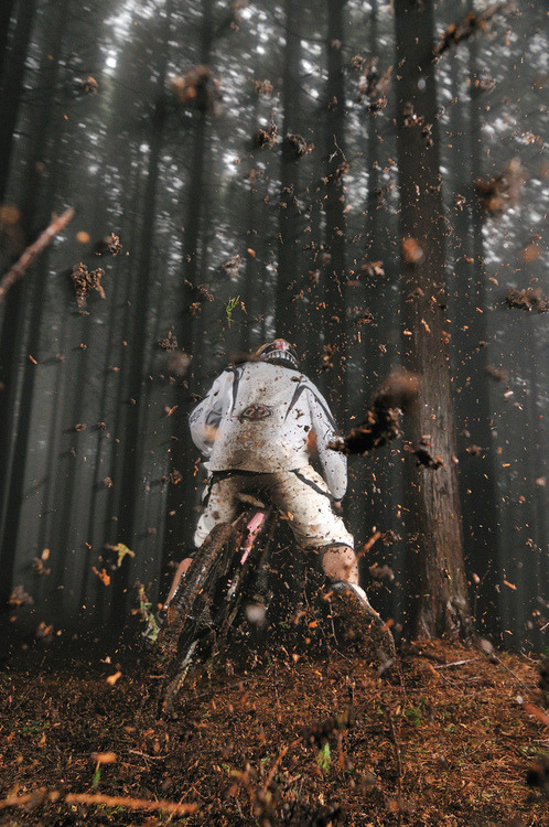freerideturkiye:  Fotoğraf: Hiroyuki Nakagawa. Bisikletli: Hiroshi Ato. 