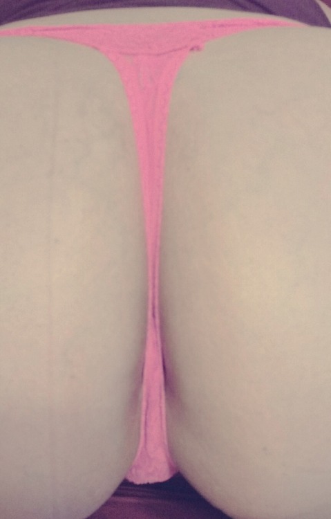 glas306:  mistressnykki:  Tight little asshole underneath those panties….  Slide the thong aside and lick 👅