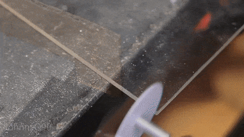 gif87a-com:  Cutting with a paper disc [x]