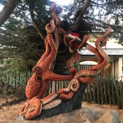 steampunktendencies:  A Stunning giant #octopus attacking a steamer ship carved with a CHAINSAW!Griffon Ramsey, Artist in Austin, Texas says  : “I just finished the largest ChainsawSculpture that I’ve ever made; a giant #octopus attacking a steamer