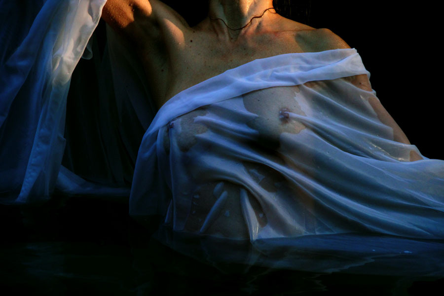 heliobeltranio:  HELIO BELTRANIO PHOTOGRAPHER modelo: Erika Anne  