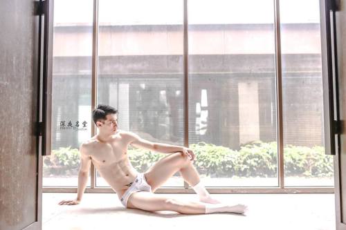 hunkxtwink:  Justin Hsieh PhotographyHunkxtwink - More in my archive