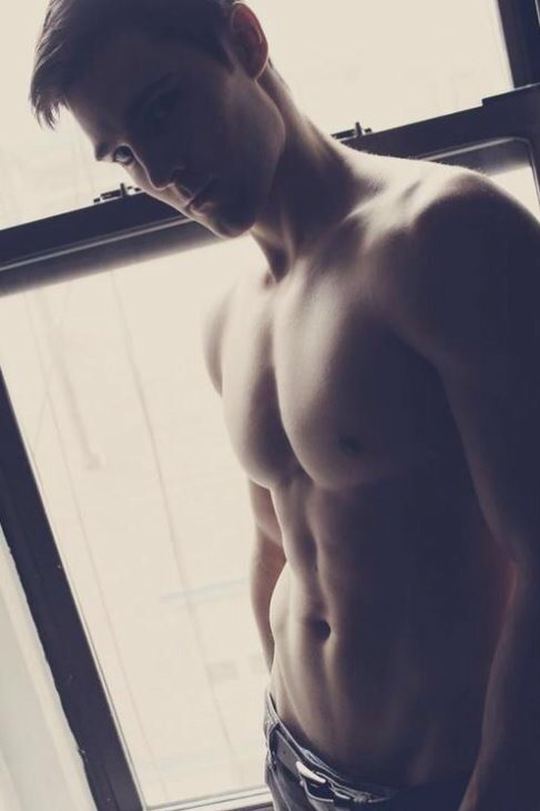 hewasabigfreak:  Nick Uhas Shirtless