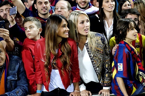 leomessiforever:  Antonela Roccuzzo e Sofia Balbi 